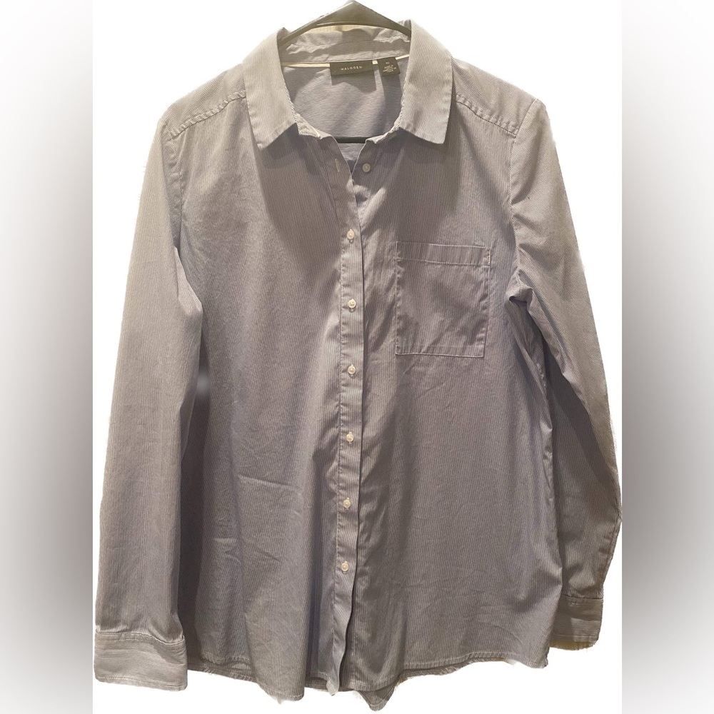 Halogen 💙🤍 Women’s Blue and White Striped Button Up Shirt - Size Medium